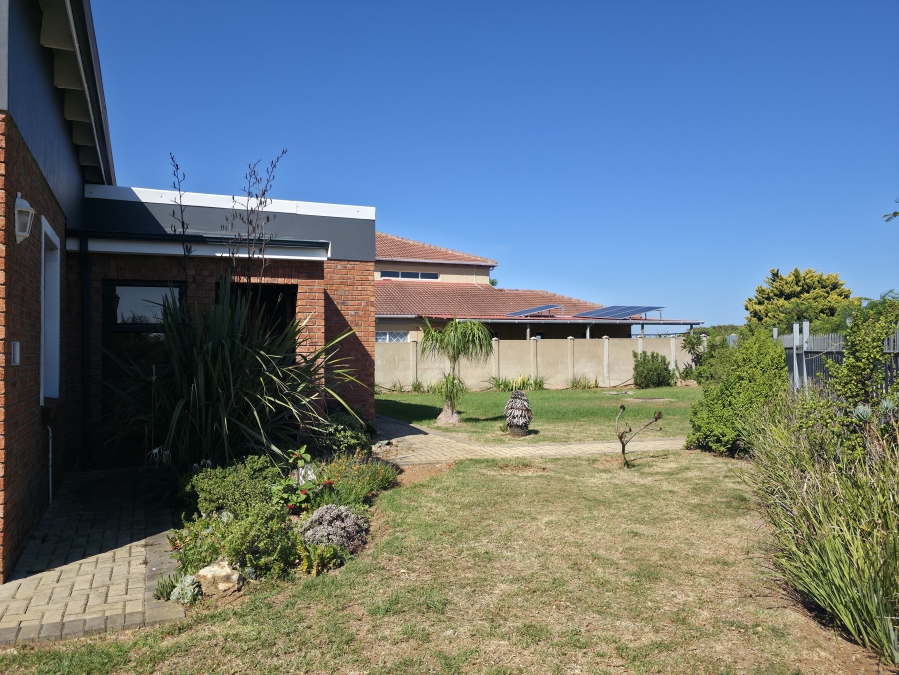 5 Bedroom Property for Sale in Noorsekloof Eastern Cape